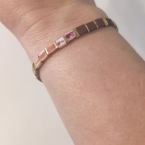 682 Red Black and‎ Gold Beaded Stretch Bracelet